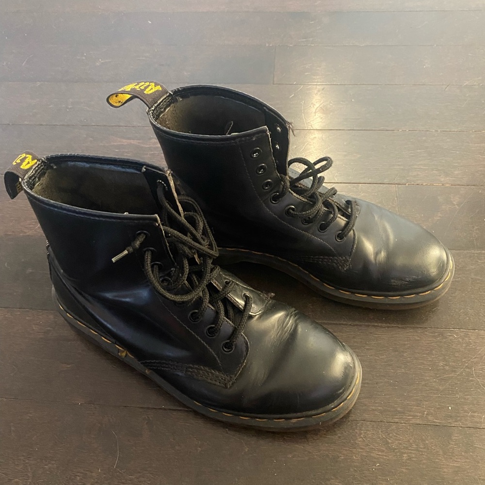 Vintage Made in England Dr. Marten 1460 Black Lace-Up Boots
